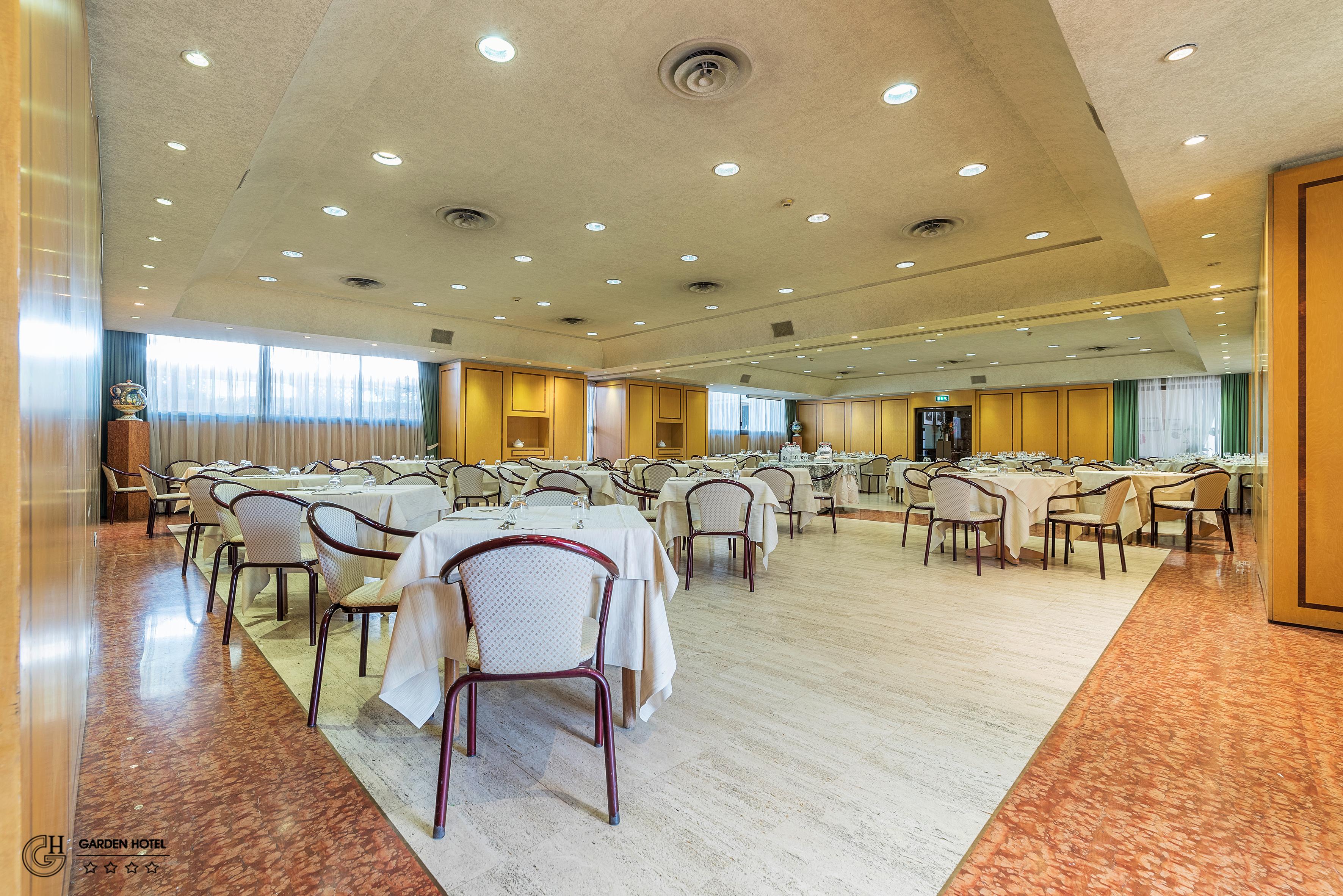 Hotel Garden Терни Екстериор снимка