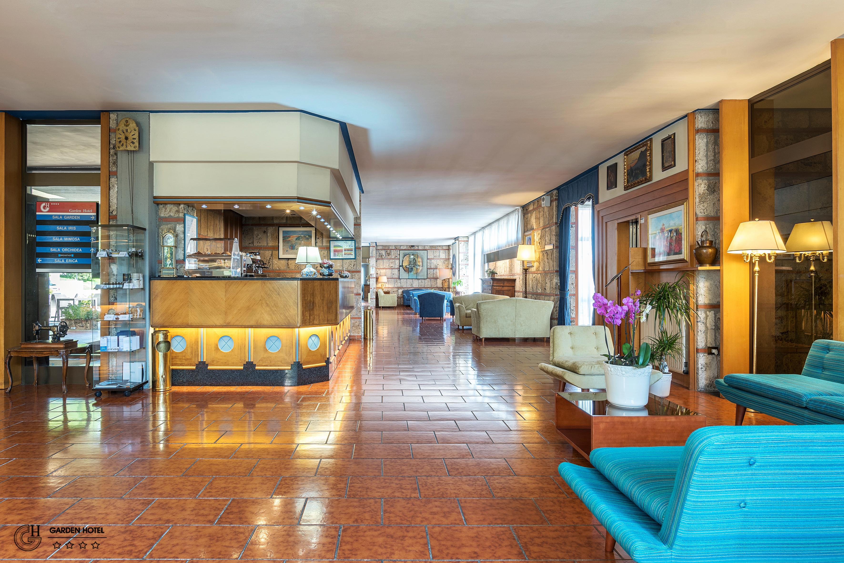 Hotel Garden Терни Екстериор снимка