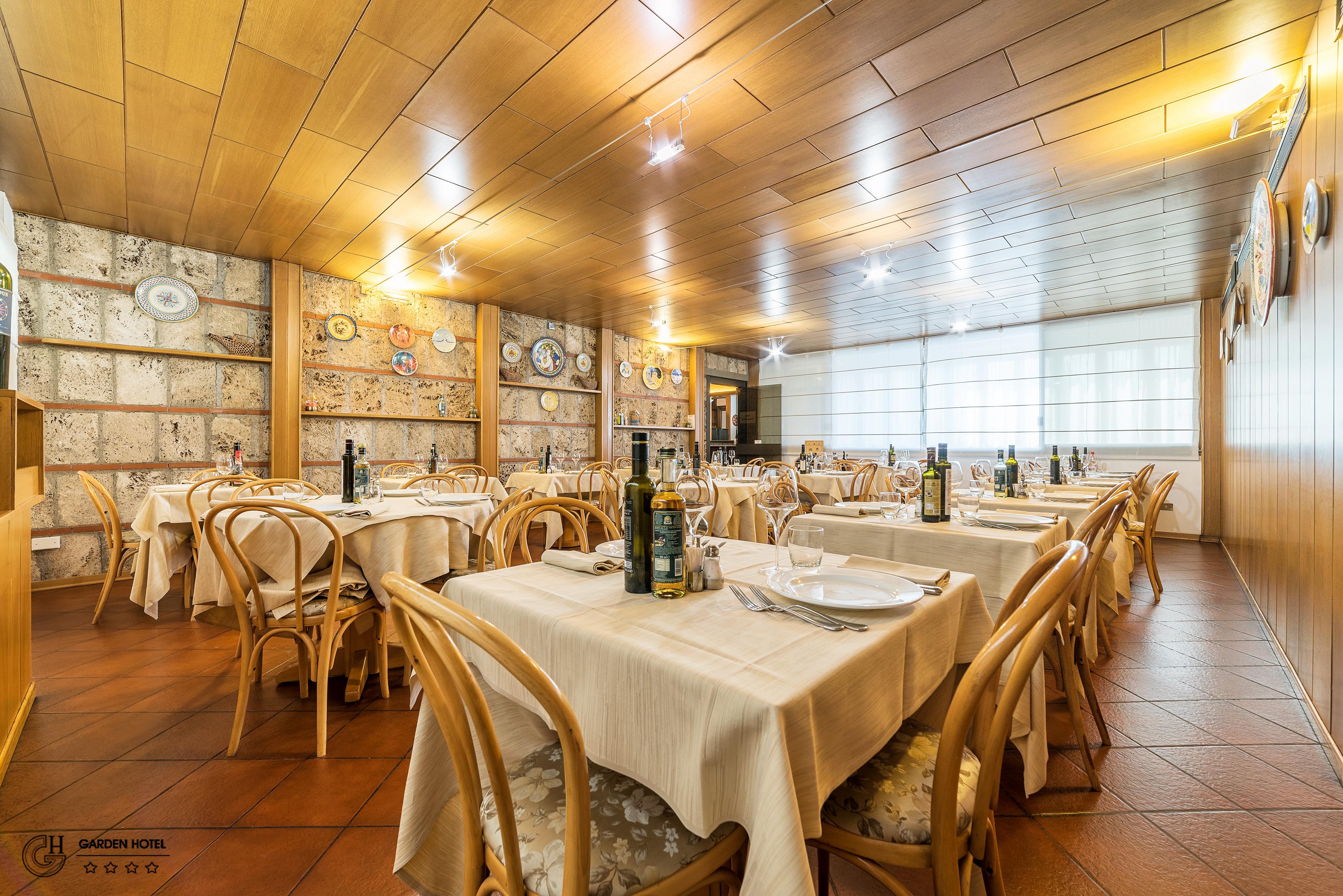 Hotel Garden Терни Екстериор снимка