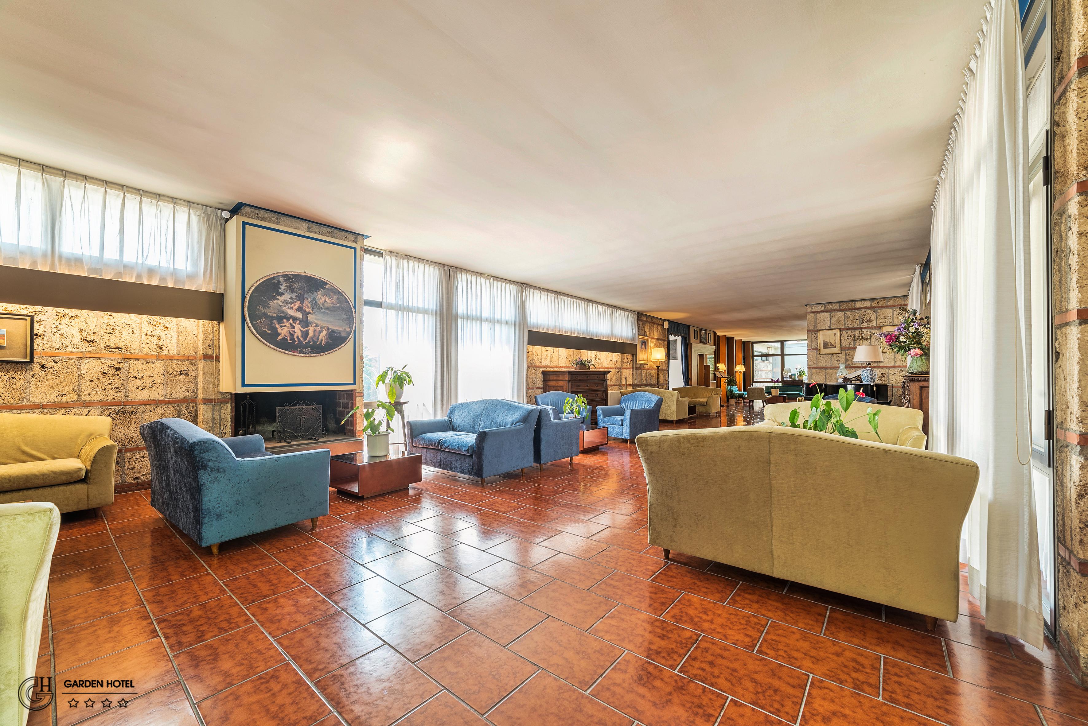 Hotel Garden Терни Екстериор снимка
