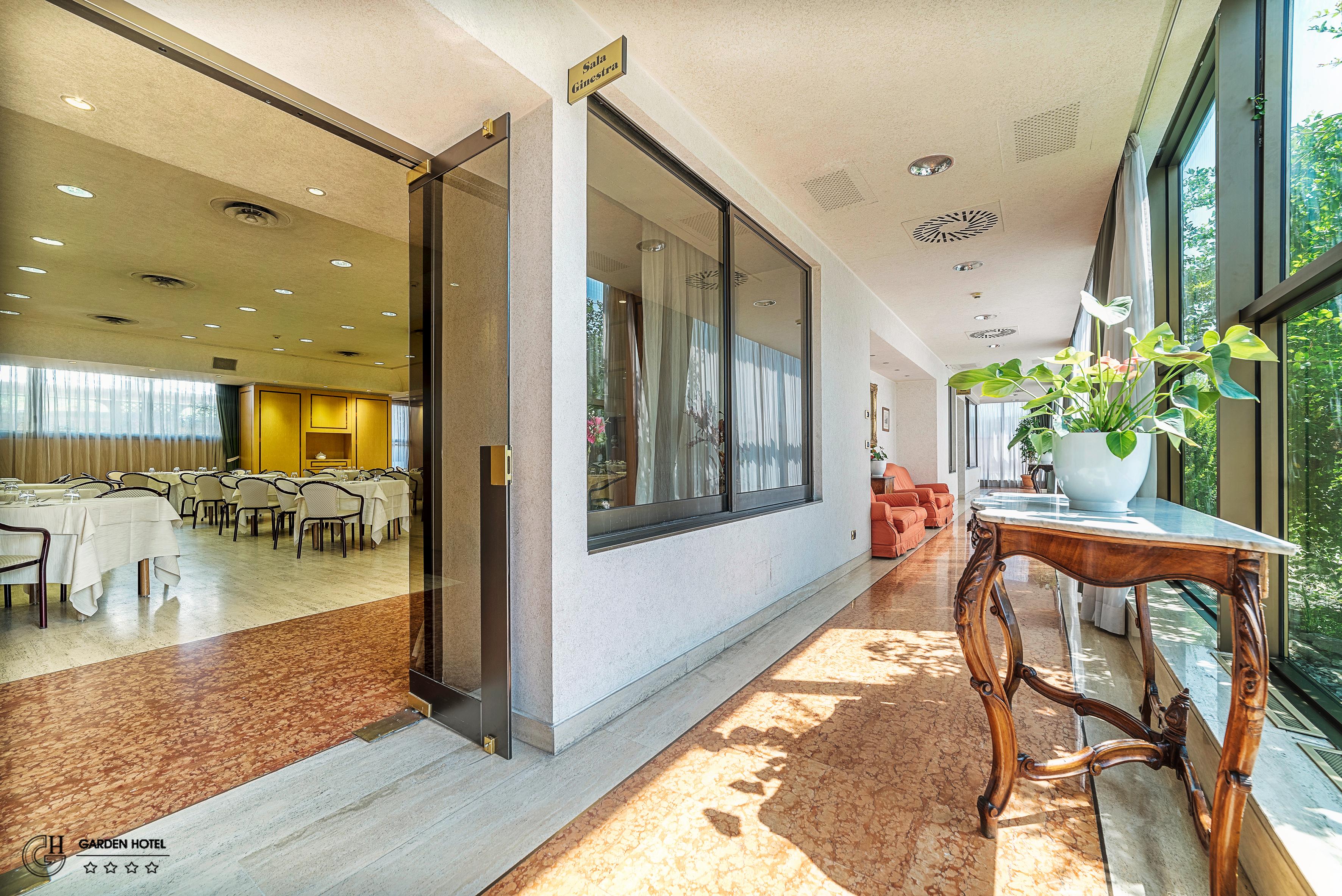 Hotel Garden Терни Екстериор снимка