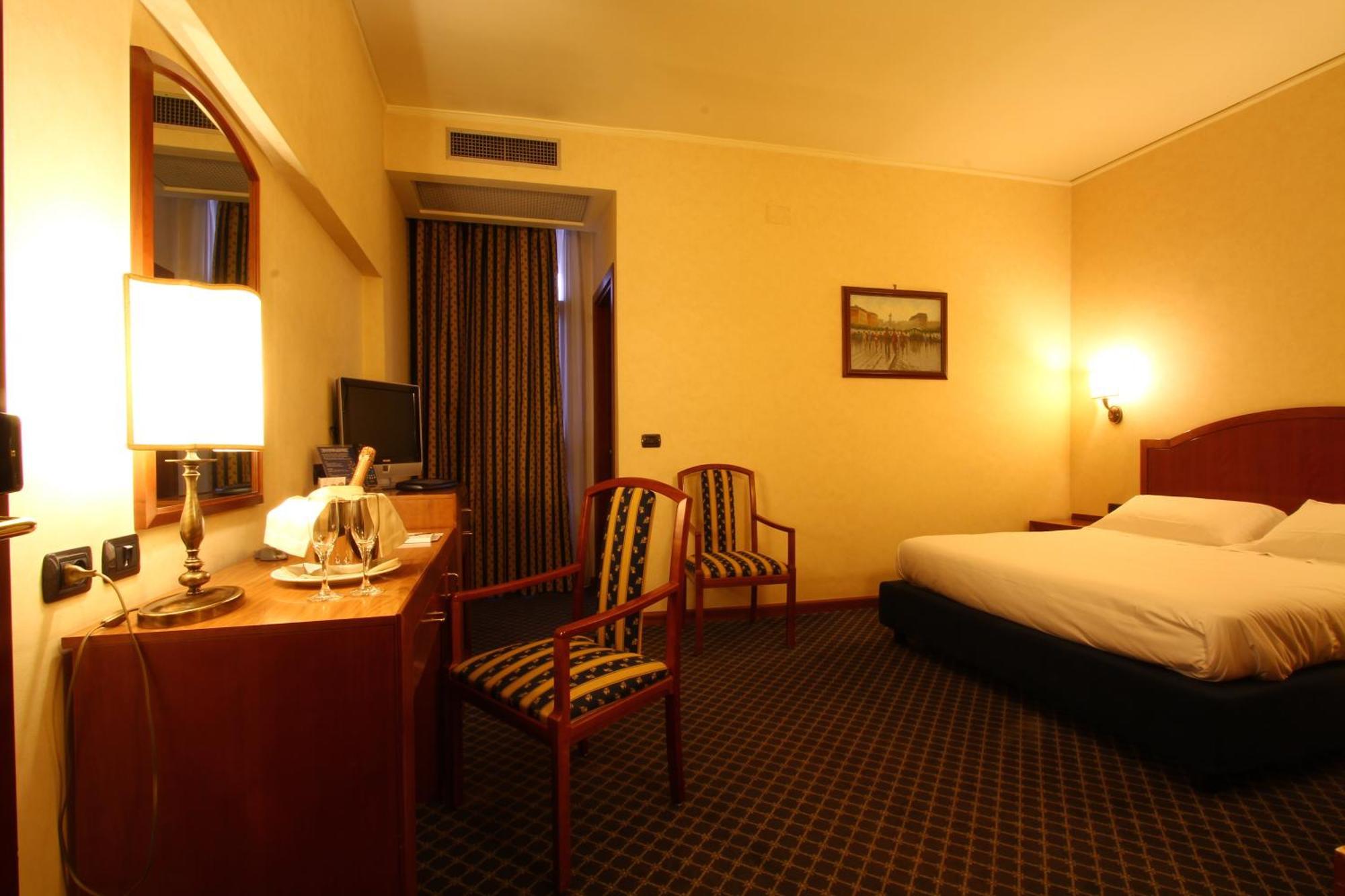 Hotel Garden Терни Екстериор снимка