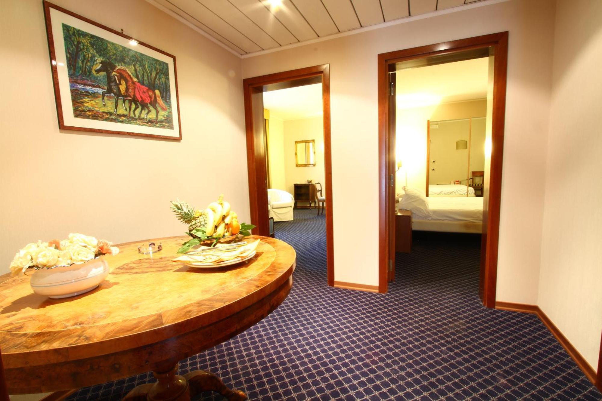 Hotel Garden Терни Екстериор снимка
