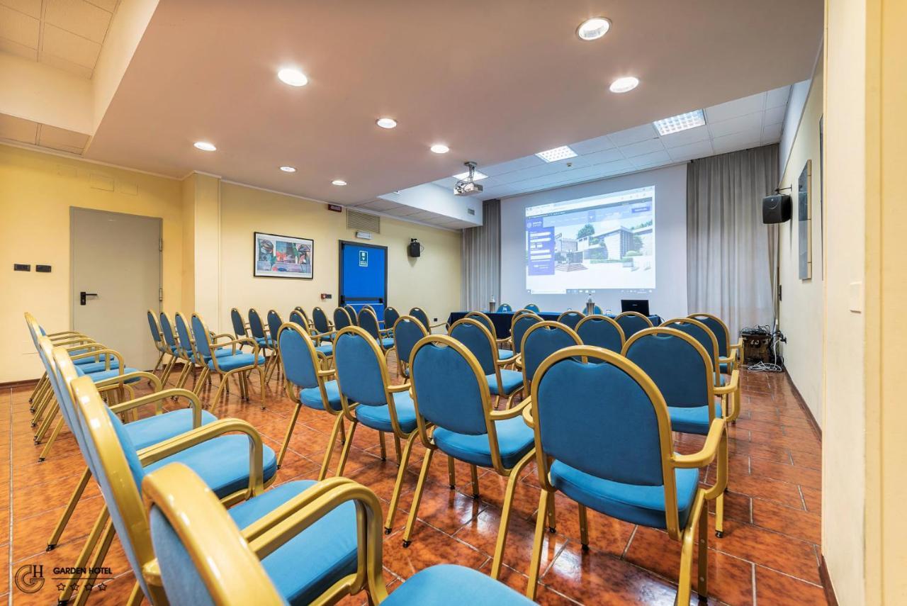Hotel Garden Терни Екстериор снимка